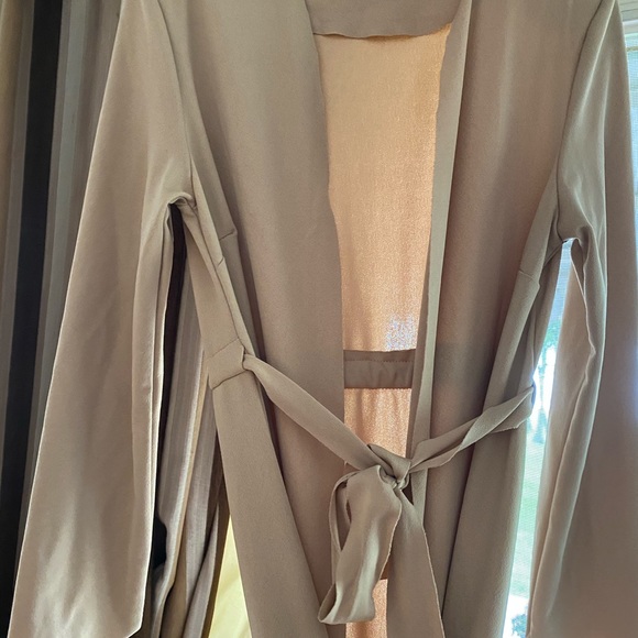 Boohoo beige tie up duster - Picture 3 of 3
